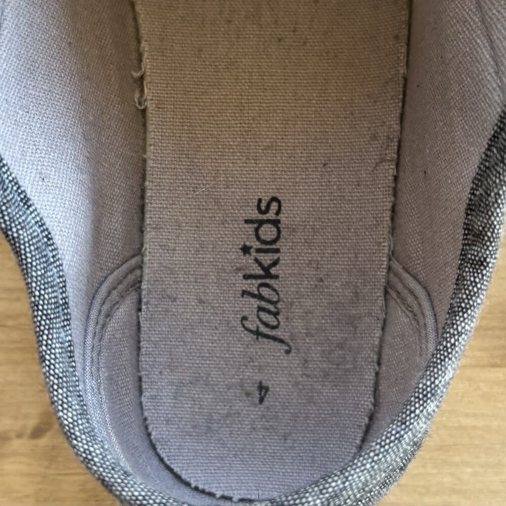Fabkids Casual School Shoes Easy closure Multi Strap Sneaker Grey size US 4 - Picture 2 of 12